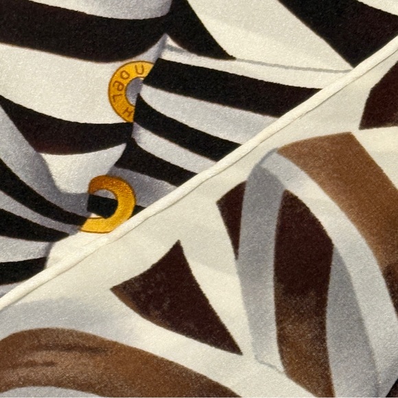 Henri Bendel Vintage 100% Silk Scarf 70x19 Hand Rolled Edges Rare Collectible - Picture 6 of 8